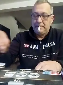 Snapshot of Soloyan chatting on December 30, 2024, 5:48 am Soloyan online show from December 30, 2024, 5:48 am