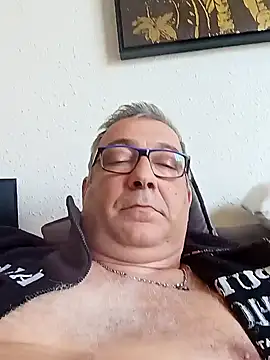 Snapshot of Soloyan chatting on January 19, 2025, 12:06 pm Soloyan online show from January 19, 2025, 12:06 pm