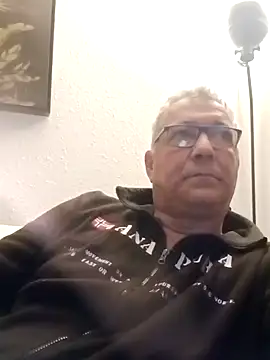 Snapshot of Soloyan chatting on January 21, 2025, 6:33 am Soloyan online show from January 21, 2025, 6:33 am