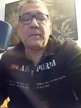 Snapshot of Soloyan chatting on January 22, 2025, 5:26 am Soloyan online show from January 22, 2025, 5:26 am