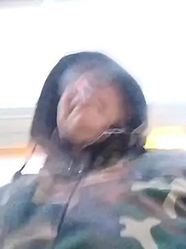 Snapshot of Soloyan chatting on February 19, 2025, 6:33 am Soloyan online show from February 19, 2025, 6:33 am