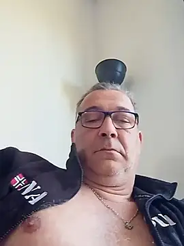 Snapshot of Soloyan chatting on March 2, 2025, 3:27 pm Soloyan online show from March 2, 2025, 3:27 pm