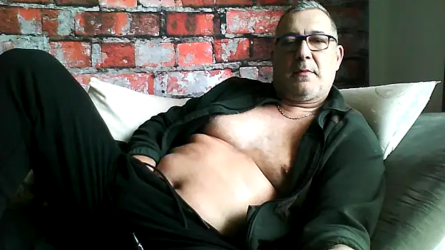 Snapshot of Soloyan chatting on December 14, 2025, 9:25 am Soloyan online show from December 14, 2025, 9:25 am