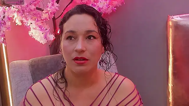 Snapshot of Elizabeth_bennett chatting on June 16, 2026, 9:17 pm Elizabeth bennett online show from June 16, 2026, 9:17 pm