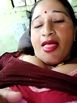 Snapshot of Haliya8 chatting on May 11, 2026, 6:52 am Haliya8 online show from May 11, 2026, 6:52 am