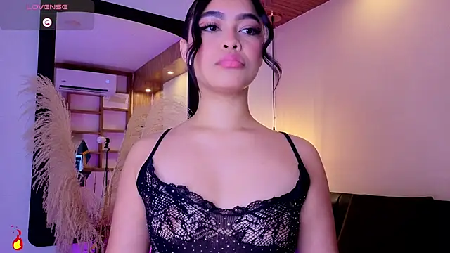 Chloe monroee online show from July 13, 2026, 3:53 am