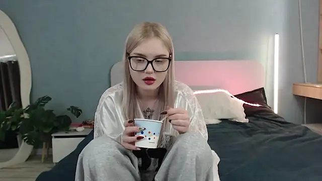 Snapshot of Angel_Share chatting on June 3, 2026, 3:09 am Angel Share online show from June 3, 2026, 3:09 am