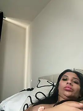 Snapshot of Miss_juicybabes chatting on May 16, 2026, 8:00 am Miss juicybabes online show from May 16, 2026, 8:00 am