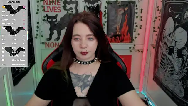 Snapshot of PurpleRune chatting on June 25, 2026, 1:15 pm PurpleRune online show from June 25, 2026, 1:15 pm