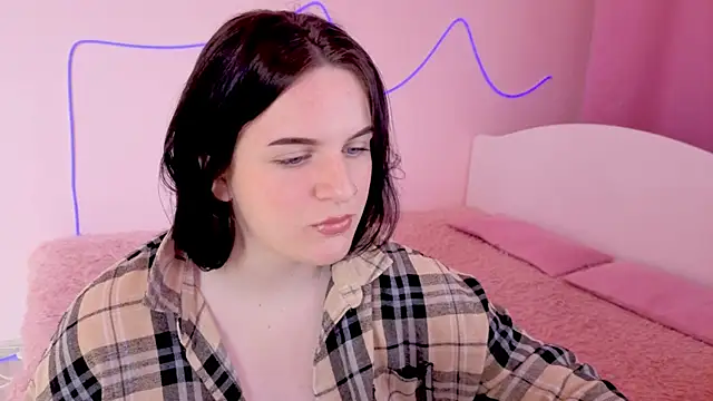 Snapshot of Lunariaas chatting on June 12, 2026, 1:32 pm Lunariaas online show from June 12, 2026, 1:32 pm