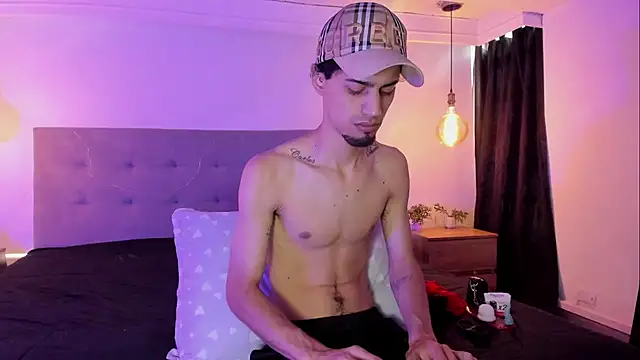 Snapshot of MichaelEvanss_ chatting on May 24, 2026, 12:43 pm MichaelEvanss online show from May 24, 2026, 12:43 pm