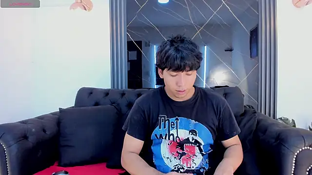 jhoan evanss online show from May 25, 2026, 2:28 am