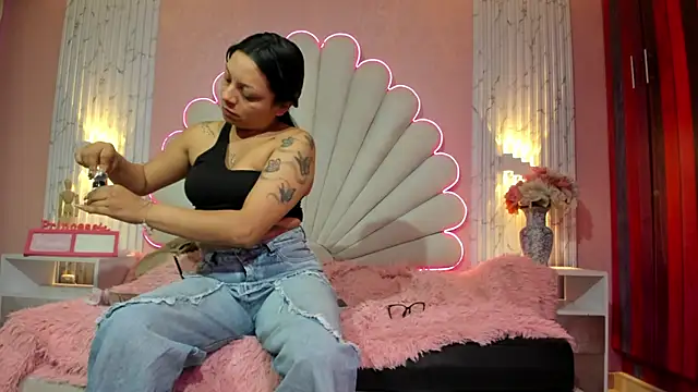 Katemos st online show from July 7, 2026, 1:37 pm