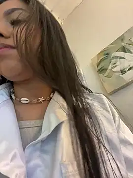 Snapshot of Dulcerouss__ chatting on June 25, 2026, 10:53 am Dulcerouss online show from June 25, 2026, 10:53 am