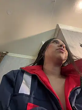Snapshot of Dulcerouss__ chatting on July 3, 2026, 11:16 am Dulcerouss online show from July 3, 2026, 11:16 am