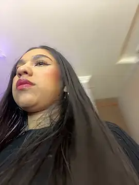 Snapshot of Dulcerouss__ chatting on July 9, 2026, 11:25 am Dulcerouss online show from July 9, 2026, 11:25 am