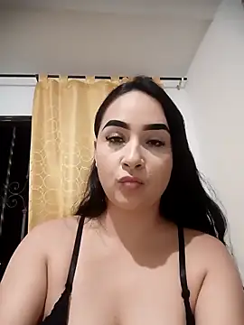 leisha08 online show from May 8, 2026, 11:32 pm