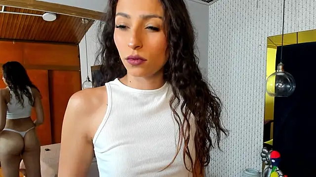 ANAMARIAMD online show from June 2, 2026, 8:22 pm