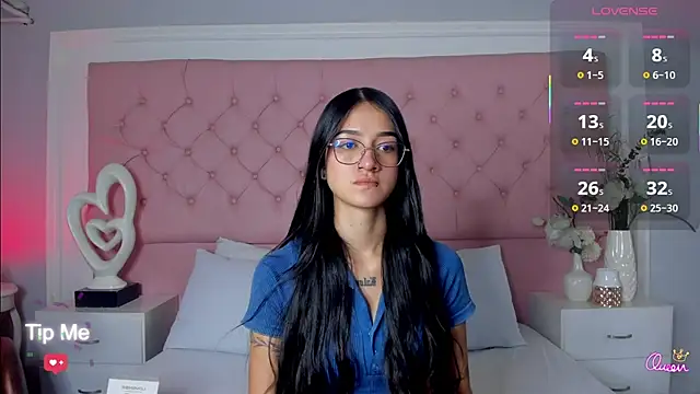 SarahDoll   online show from May 8, 2026, 12:21 pm