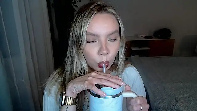 PolinaXXXXXJones online show from June 4, 2026, 6:03 pm