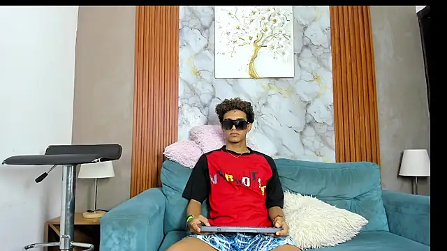 GOLDEN 2026 online show from June 10, 2026, 7:24 pm