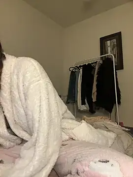 Snapshot of daisycollins chatting on May 6, 2026, 12:43 pm daisycollins online show from May 6, 2026, 12:43 pm
