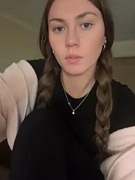 Snapshot of daisycollins chatting on June 8, 2026, 11:10 am daisycollins online show from June 8, 2026, 11:10 am