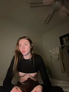Snapshot of daisycollins chatting on June 16, 2026, 11:57 am daisycollins online show from June 16, 2026, 11:57 am