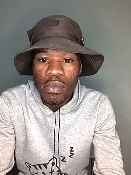 Snapshot of thandolezwe1 chatting on May 6, 2026, 4:23 pm thandolezwe1 online show from May 6, 2026, 4:23 pm