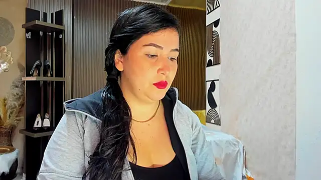 BBWLuxuryMuse online show from May 15, 2026, 11:06 am
