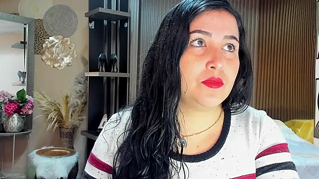 BBWLuxuryMuse online show from May 20, 2026, 11:38 am