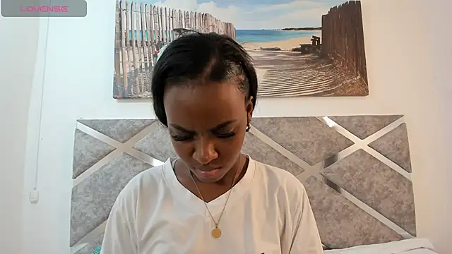 Snapshot of Alisson-Noa chatting on August 1, 2026, 12:37 pm Alisson-Noa online show from August 1, 2026, 12:37 pm