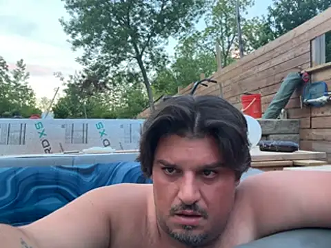 Snapshot of Madamebeton chatting on June 5, 2026, 1:01 am Madamebeton online show from June 5, 2026, 1:01 am