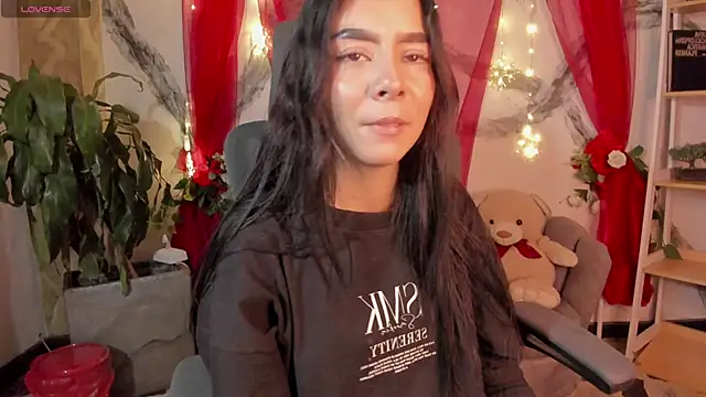 Snapshot of MelCherry chatting on May 18, 2026, 11:54 pm MelCherry online show from May 18, 2026, 11:54 pm