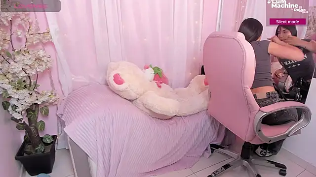 ShanelleDupont  online show from July 9, 2026, 7:51 pm