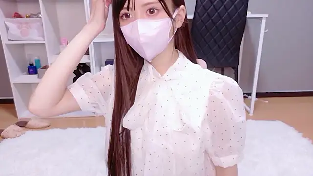 hina mochi online show from June 14, 2026, 12:51 pm