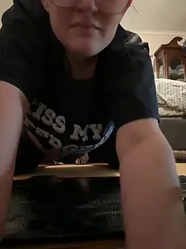 Snapshot of effmeslowagain chatting on May 11, 2026, 6:16 pm effmeslowagain online show from May 11, 2026, 6:16 pm