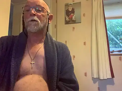 Moonraker64 online show from July 4, 2026, 5:13 am