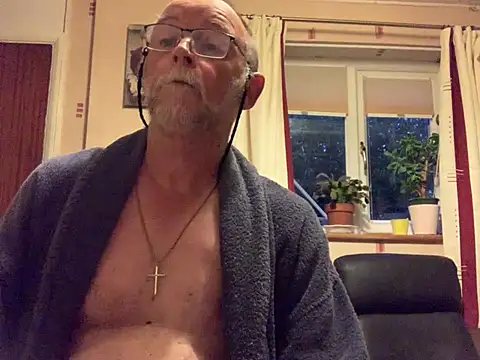 Moonraker64 online show from August 5, 2026, 4:37 am