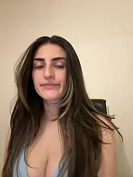 Snapshot of OliviaBaby- chatting on May 18, 2026, 7:09 pm OliviaBaby- online show from May 18, 2026, 7:09 pm