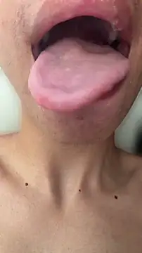 Snapshot of hotlips2026 chatting on August 3, 2026, 3:38 pm hotlips2026 online show from August 3, 2026, 3:38 pm