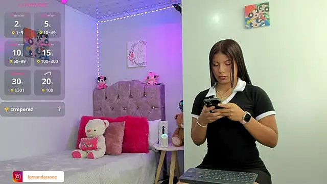 FernandaHils online show from July 28, 2026, 7:39 pm