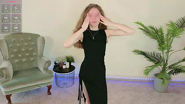 Snapshot of Mila_Stain chatting on June 9, 2026, 7:31 am Mila Stain online show from June 9, 2026, 7:31 am