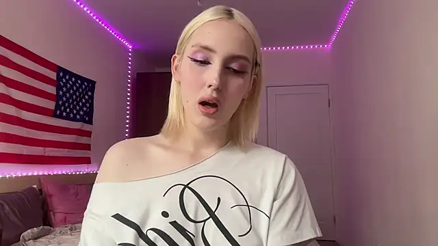 Snapshot of llinabarbie chatting on August 3, 2026, 3:05 pm llinabarbie online show from August 3, 2026, 3:05 pm