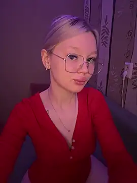 Snapshot of Velvet_Doll_ chatting on May 11, 2026, 4:07 am Velvet Doll online show from May 11, 2026, 4:07 am