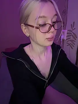 Snapshot of Velvet_Doll_ chatting on May 29, 2026, 4:54 am Velvet Doll online show from May 29, 2026, 4:54 am