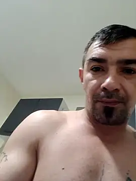 hottcouple18 online show from May 3, 2026, 10:38 pm