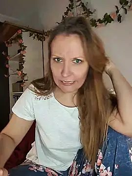 Candy Cougar online show from May 16, 2026, 6:54 am