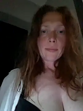 Snapshot of MillaSmileX chatting on June 2, 2026, 6:43 pm MillaSmileX online show from June 2, 2026, 6:43 pm