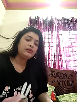 Snapshot of Joya-02 chatting on May 6, 2026, 9:25 am Joya-02 online show from May 6, 2026, 9:25 am